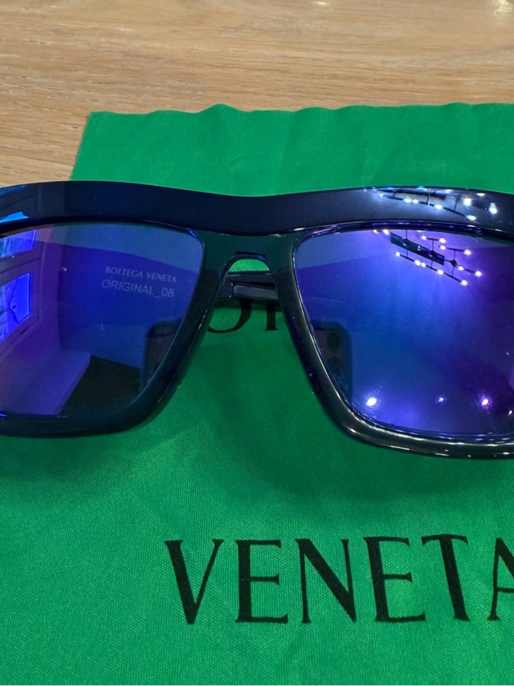 Bottega Veneta navy blue Frame Sunglasses with Green Case
